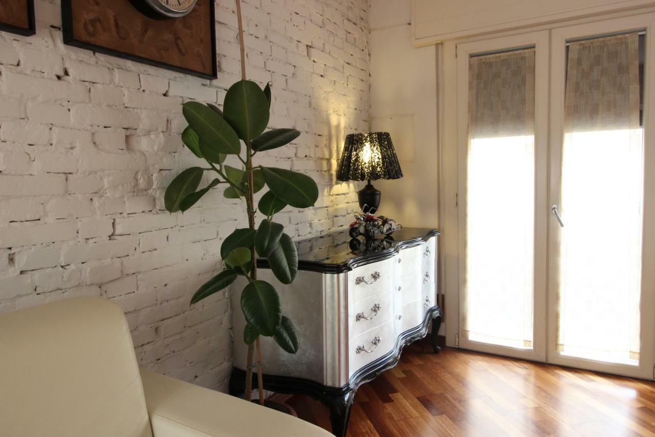Casa-Mia Apartment เมสเตร ภายนอก รูปภาพ