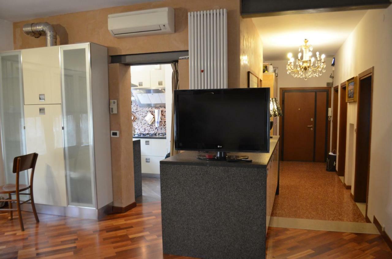 Casa-Mia Apartment เมสเตร ภายนอก รูปภาพ
